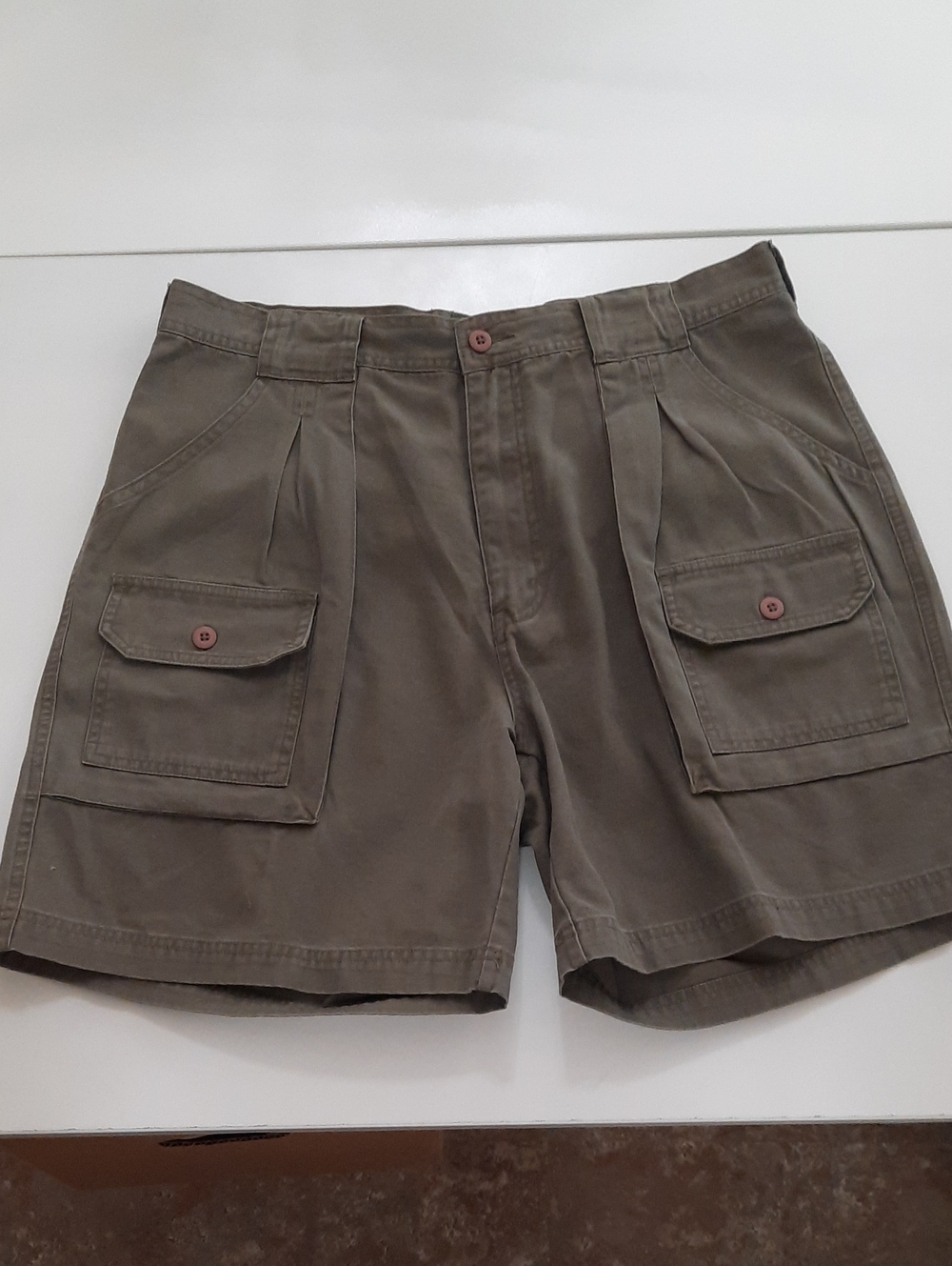 Cabela's Men's Olive Green Cargo Shorts with Front Flap Pockets - Size 34